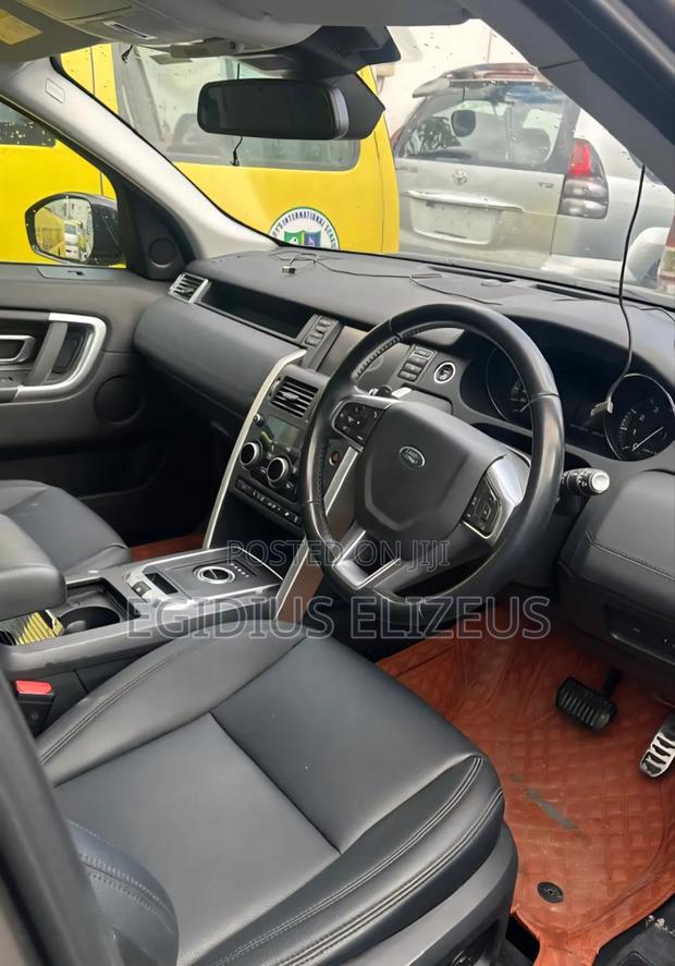 Land Rover Discovery 2015 Beige