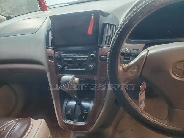 Toyota Harrier 2001 White