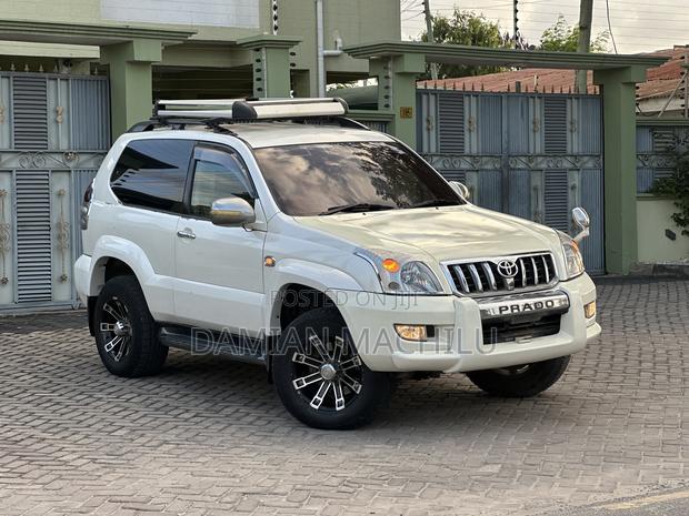 Toyota Land Cruiser Prado 2006 White