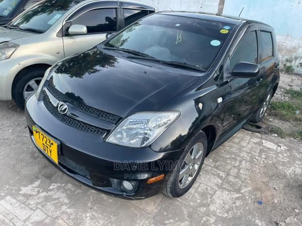 Toyota IST 2006 Black