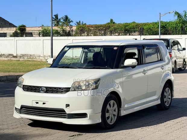 Toyota Corolla Rumion 2010 White