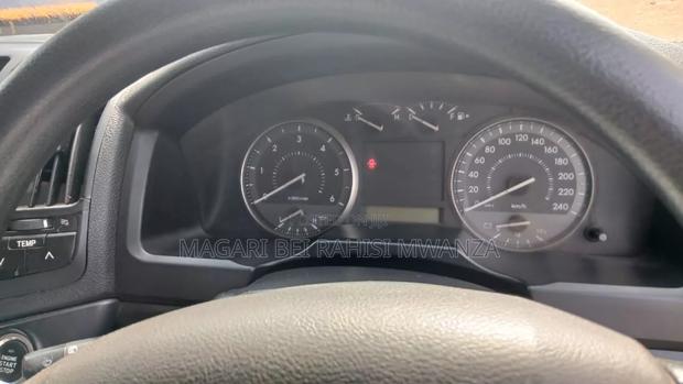 Toyota Land Cruiser 2010 Gold