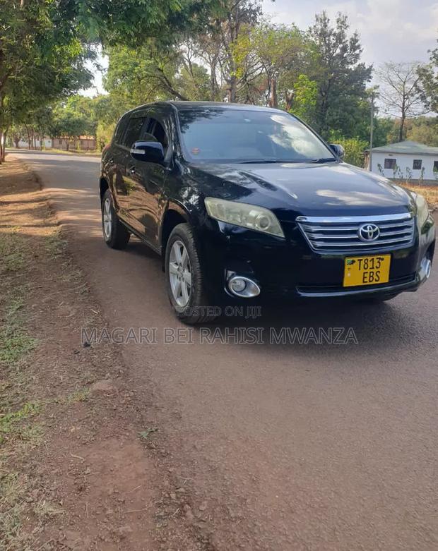 Toyota Vanguard 2010 Black