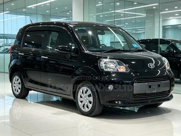 Toyota Porte 1.5 AWD 2015 Black