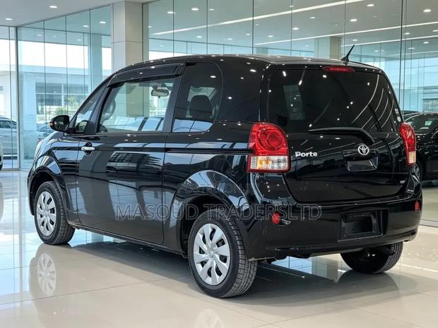 Toyota Porte 1.5 AWD 2015 Black