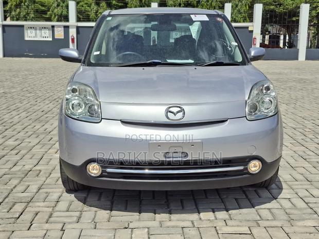 Mazda Verisa 2010 Silver