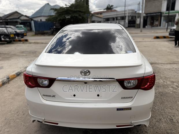 Toyota Mark X 2.5 AWD 2012 White