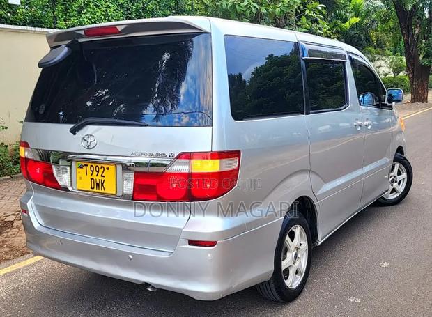 Toyota Alphard 2005 Silver