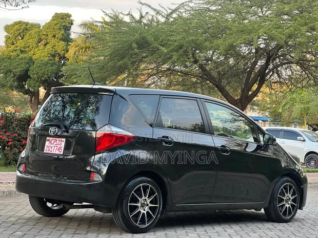 Toyota Ractis 2012 Black