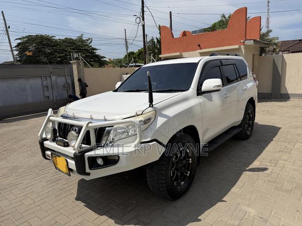 Toyota Land Cruiser Prado 2014 White