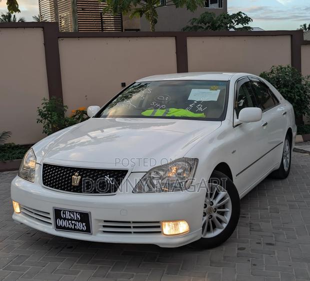 Toyota Crown 2008 White