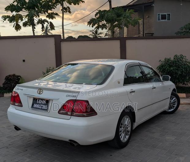 Toyota Crown 2008 White