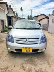 Toyota IST 2004 Silver for sale