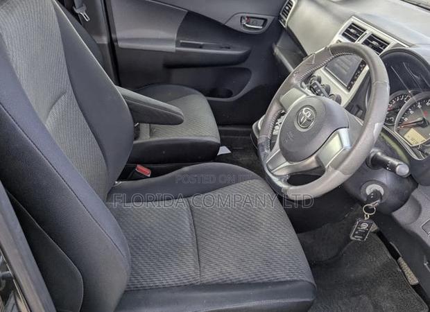 Toyota Ractis 2011 Black