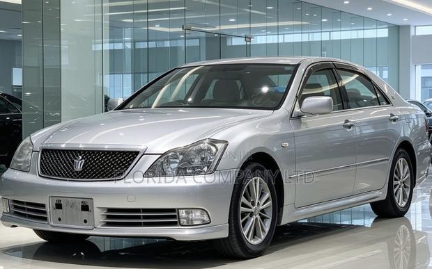 Toyota Crown Royale 2005 Silver