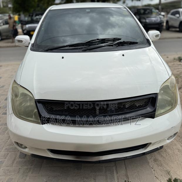 Toyota IST 2005 White