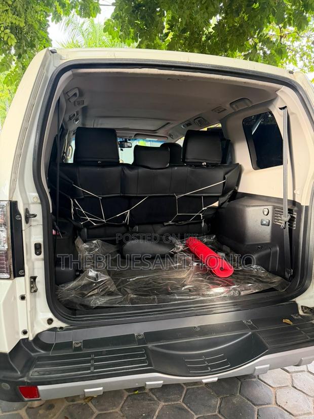 Mitsubishi Pajero 2010 White