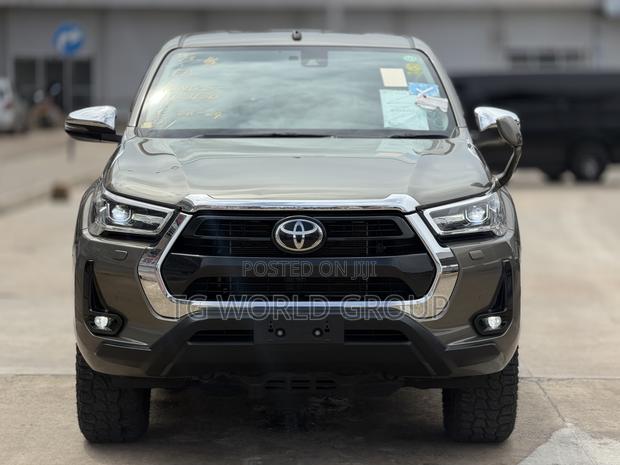 Toyota Hilux Revo Double Cab Deisel 2.4 AWD 2021 Beige