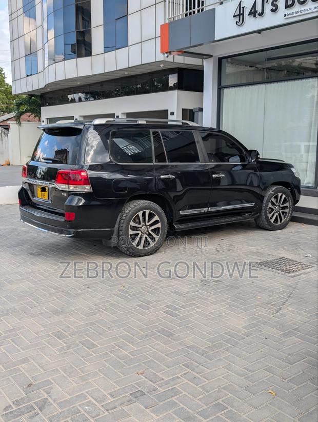 Toyota Land Cruiser 4.5 V8 TD 2019 Black