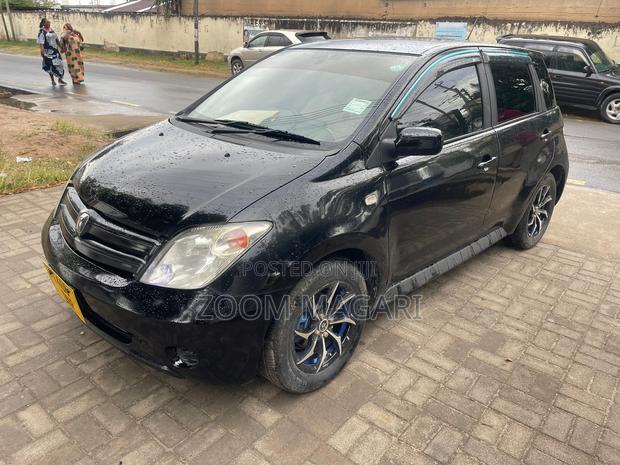 Toyota IST 2002 Black