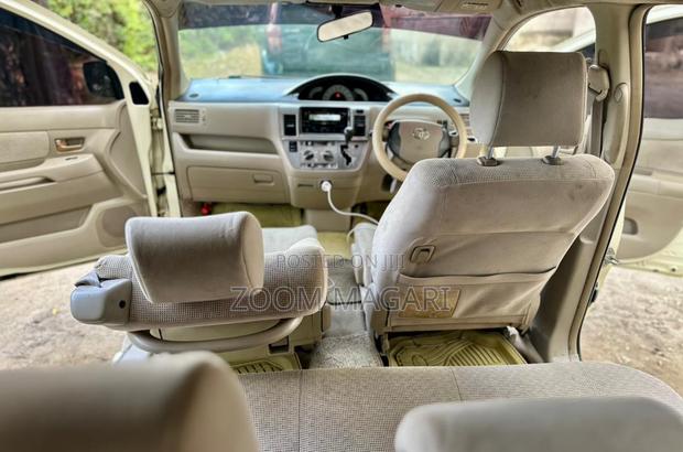 Toyota Raum 2006 Beige