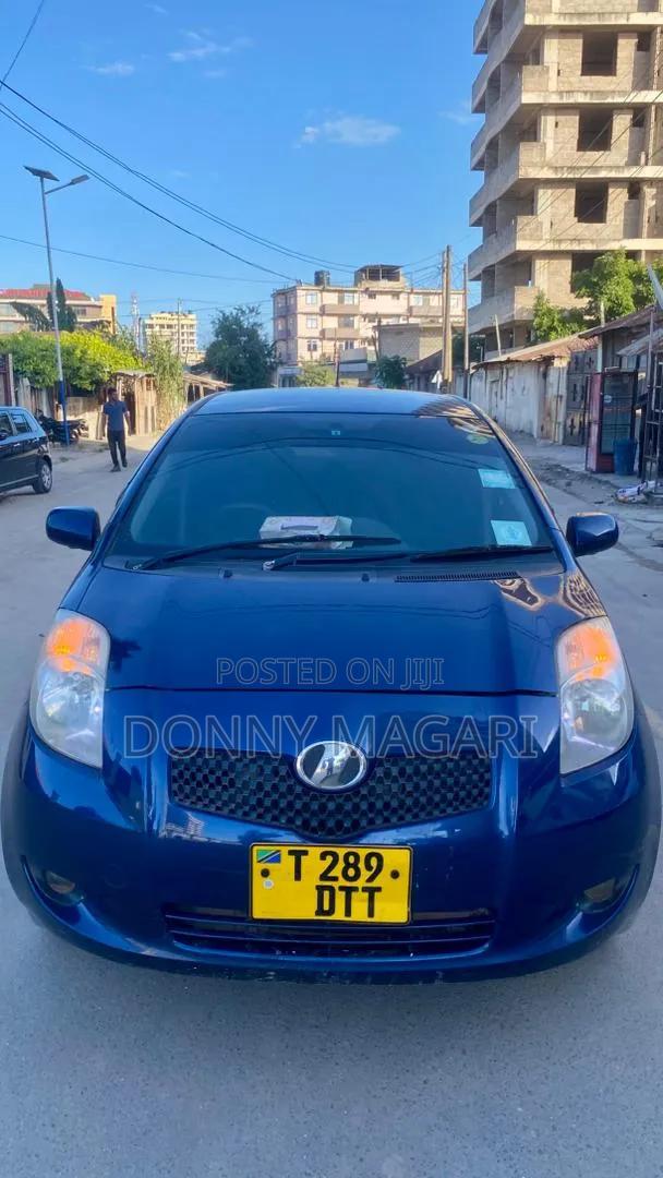 Toyota Vitz 2009 Blue