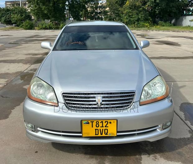 Toyota Mark II 2004 Silver