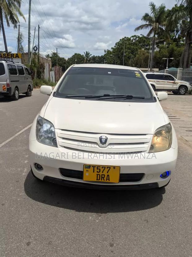 Toyota IST 2005 White