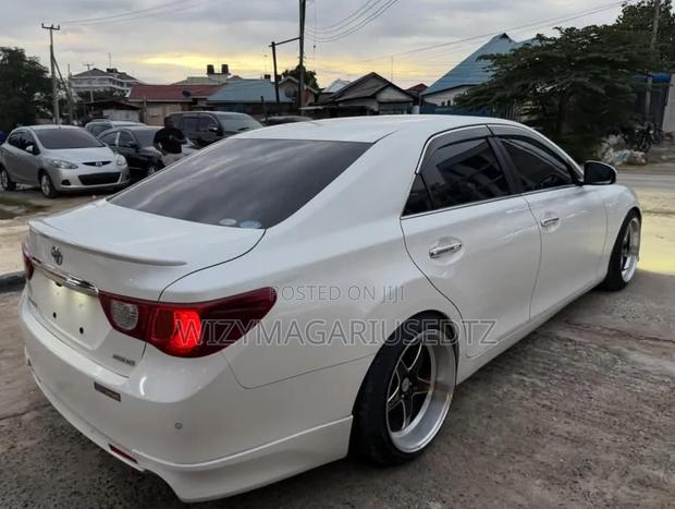 Toyota Mark X 2.5 AWD 2012 Off white