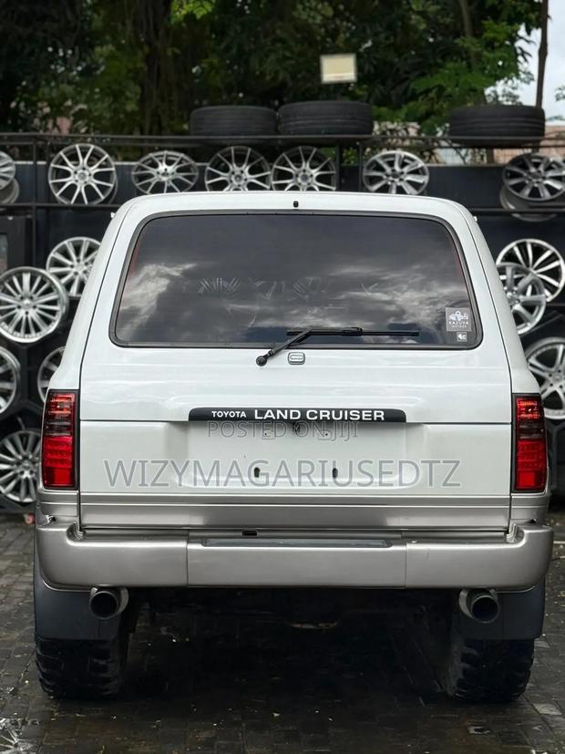 Toyota Land Cruiser 90 1997 Silver