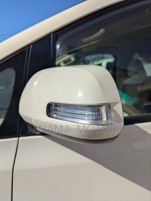 Toyota Alphard 2.4 Petrol FWD 2010 Pearl