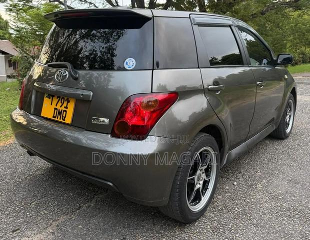 Toyota IST 2004 Gray