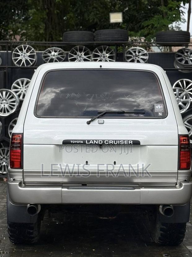 Toyota Land Cruiser 1998 White