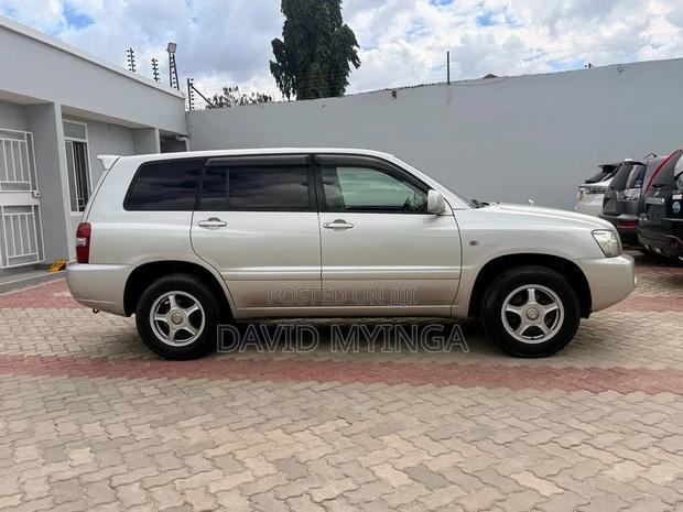 Toyota Kluger 2004 Silver