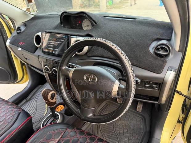 Toyota IST 2003 Yellow