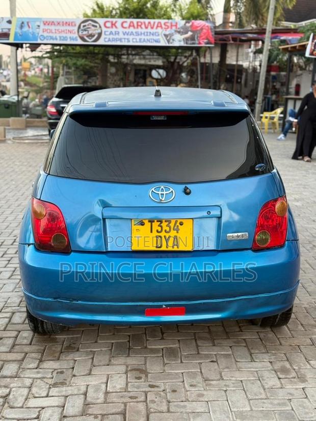 Toyota IST 2004 Blue