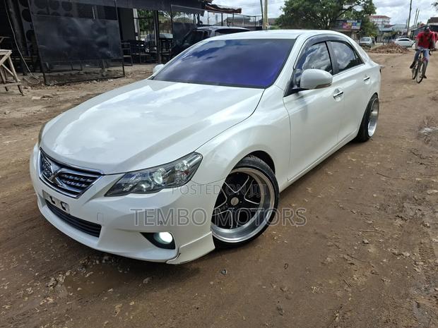 Toyota Mark X 2012 White