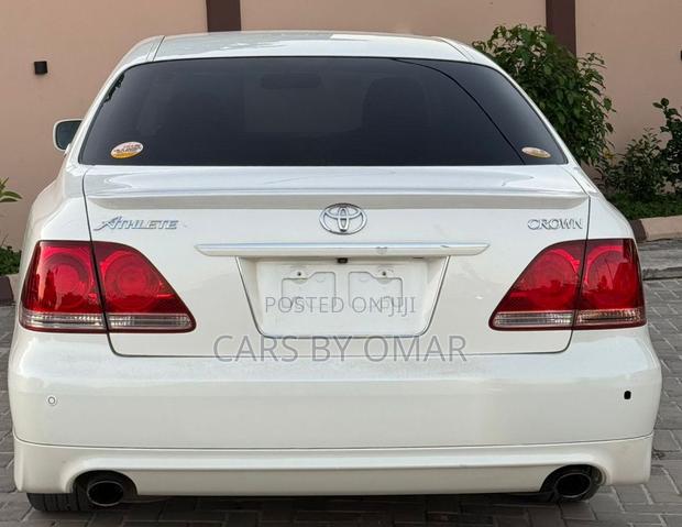 Toyota Crown 2007 White