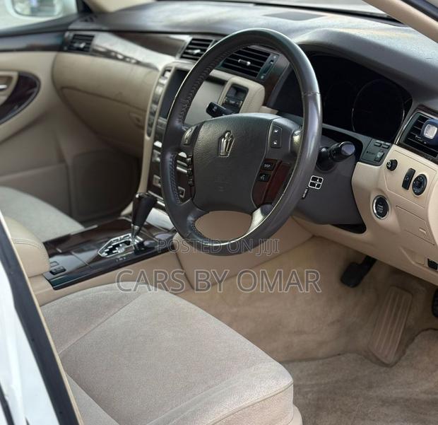 Toyota Crown 2007 White