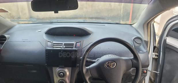 Toyota Vitz 2005 Silver
