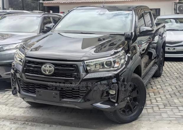 Toyota Hilux 2020 Black
