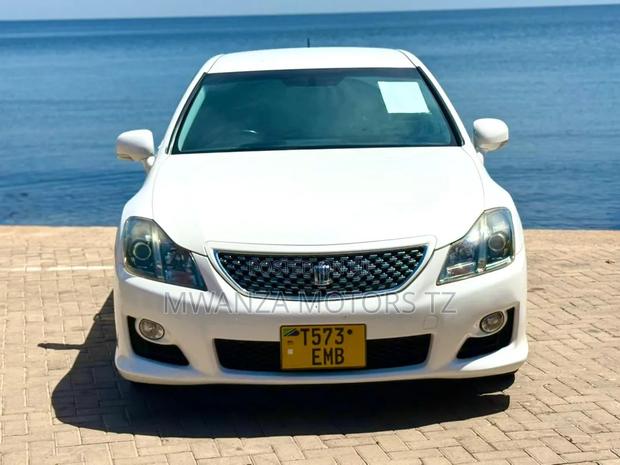 Toyota Crown 2009 Pearl