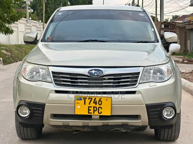 Subaru Forester 2009 Gold