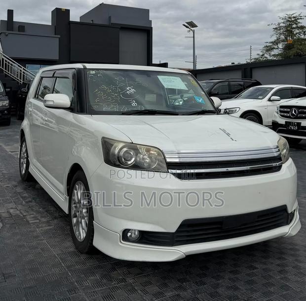Toyota Corolla Rumion 2011 White