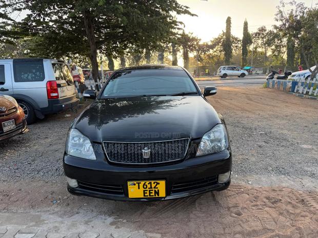 Toyota Crown Royale 2005 Black