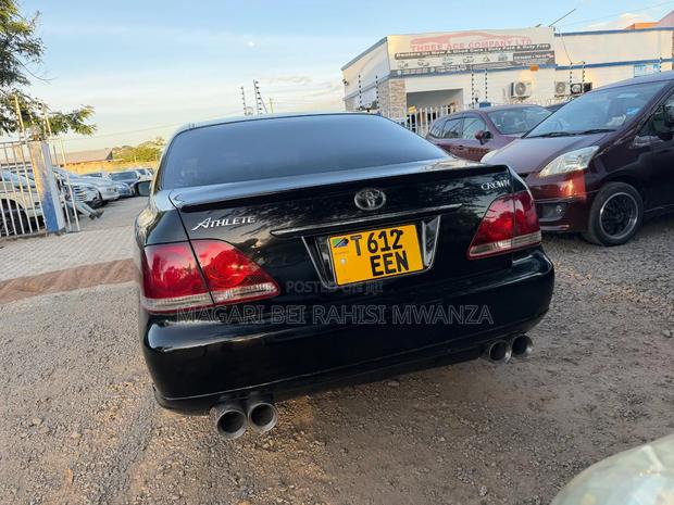 Toyota Crown Royale 2005 Black