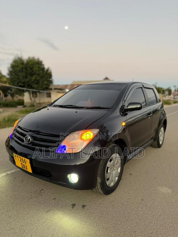 Toyota IST 2004 Black