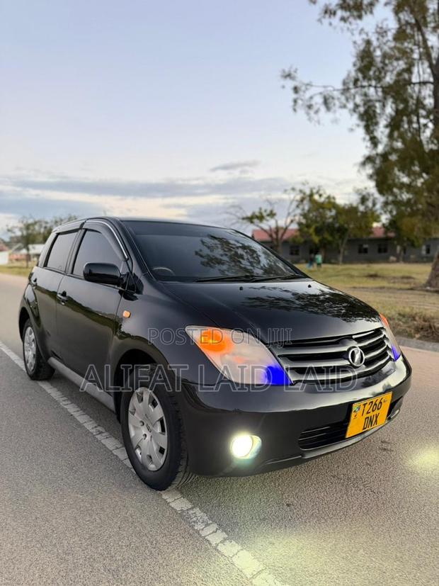 Toyota IST 2004 Black