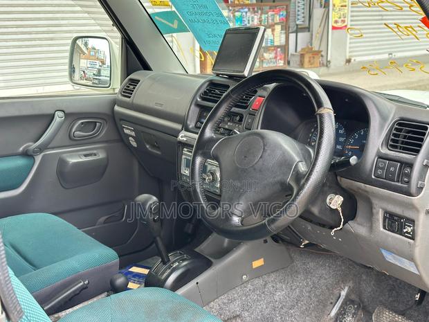 Suzuki Jimny 2001 White
