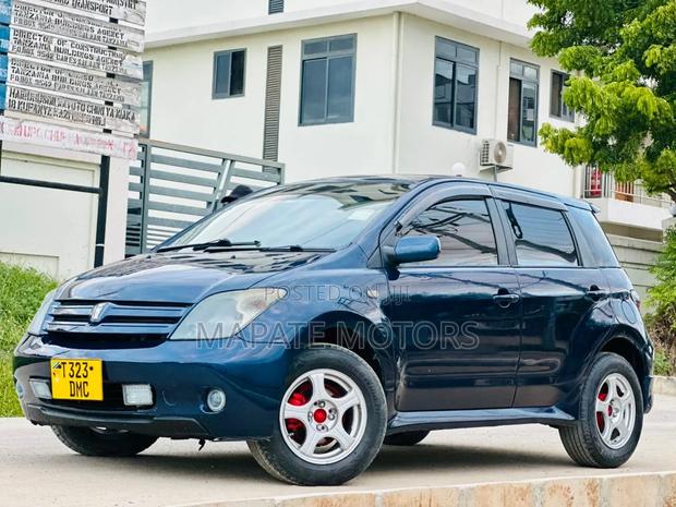 Toyota IST 2004 Blue